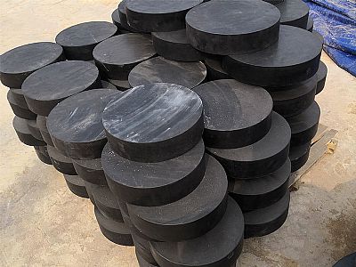 峨眉山板式橡胶支座由若干层橡胶片与薄钢板经加压硫化